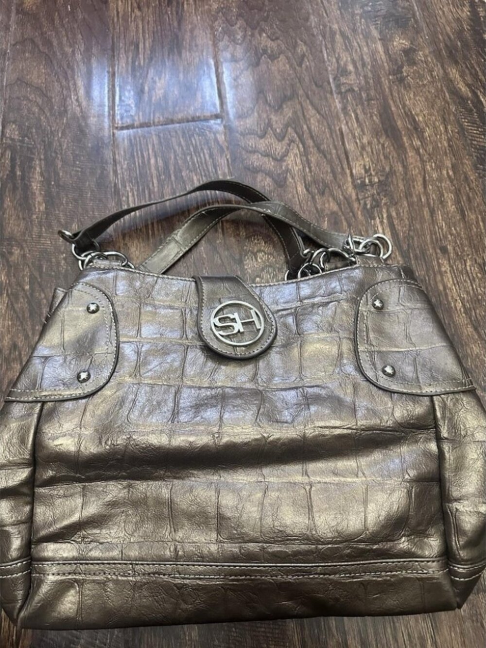 Sag Harbor Metallic‎ Shoulder Bag 12"H 15"W Drop 9"  LNC